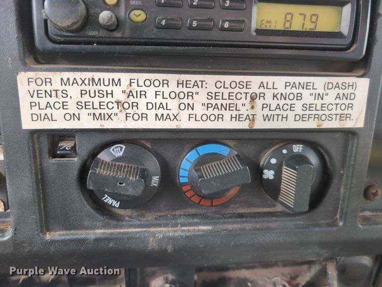 image for item EG2749 2002 International F2674 dump truck