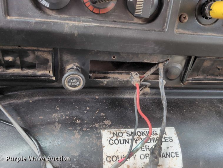 image for item EG2749 2002 International F2674 dump truck