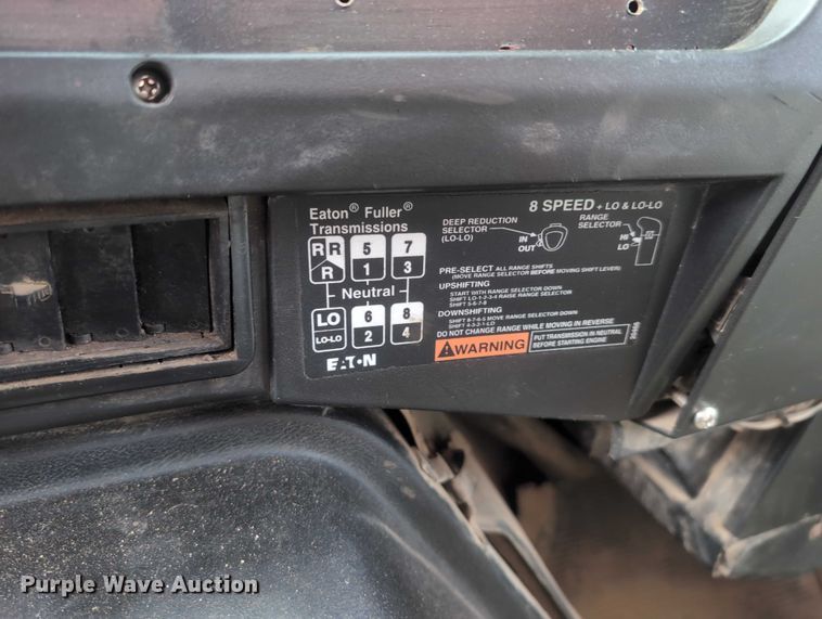 image for item EG2749 2002 International F2674 dump truck