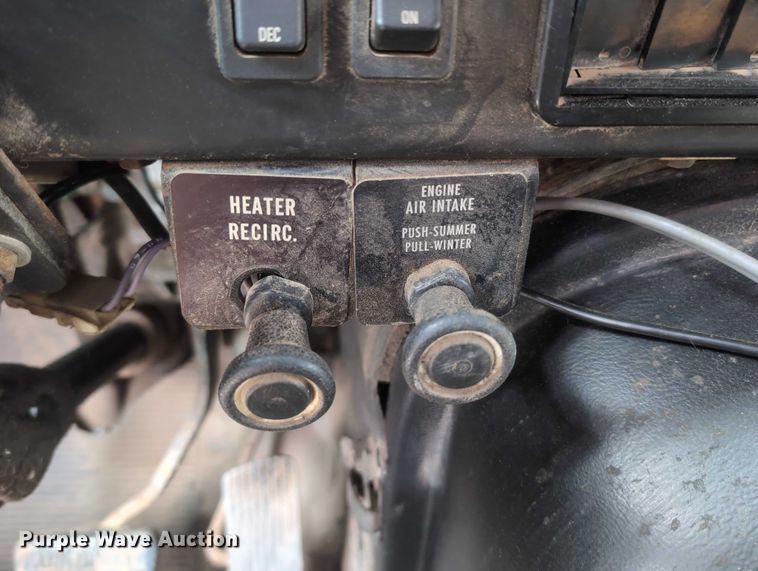 image for item EG2749 2002 International F2674 dump truck