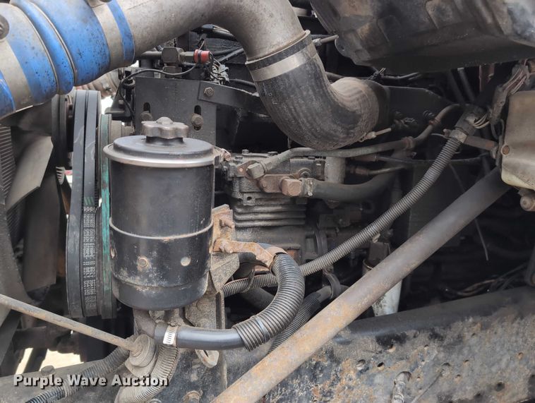 image for item EG2749 2002 International F2674 dump truck