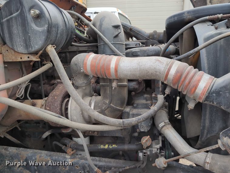 image for item EG2749 2002 International F2674 dump truck