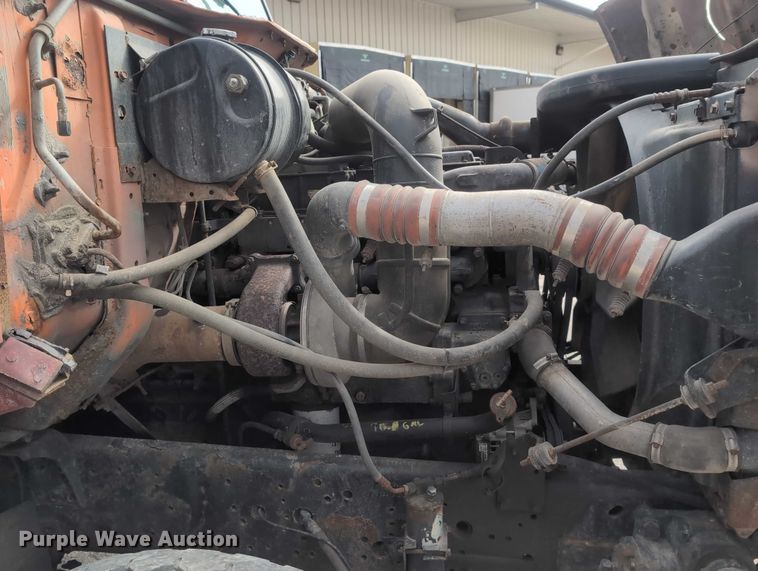 image for item EG2749 2002 International F2674 dump truck