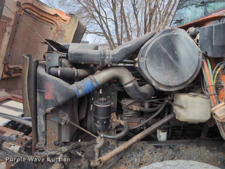 image for item EG2749 2002 International F2674 dump truck