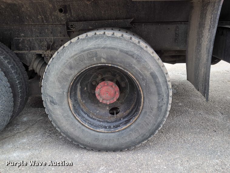 image for item EG2749 2002 International F2674 dump truck