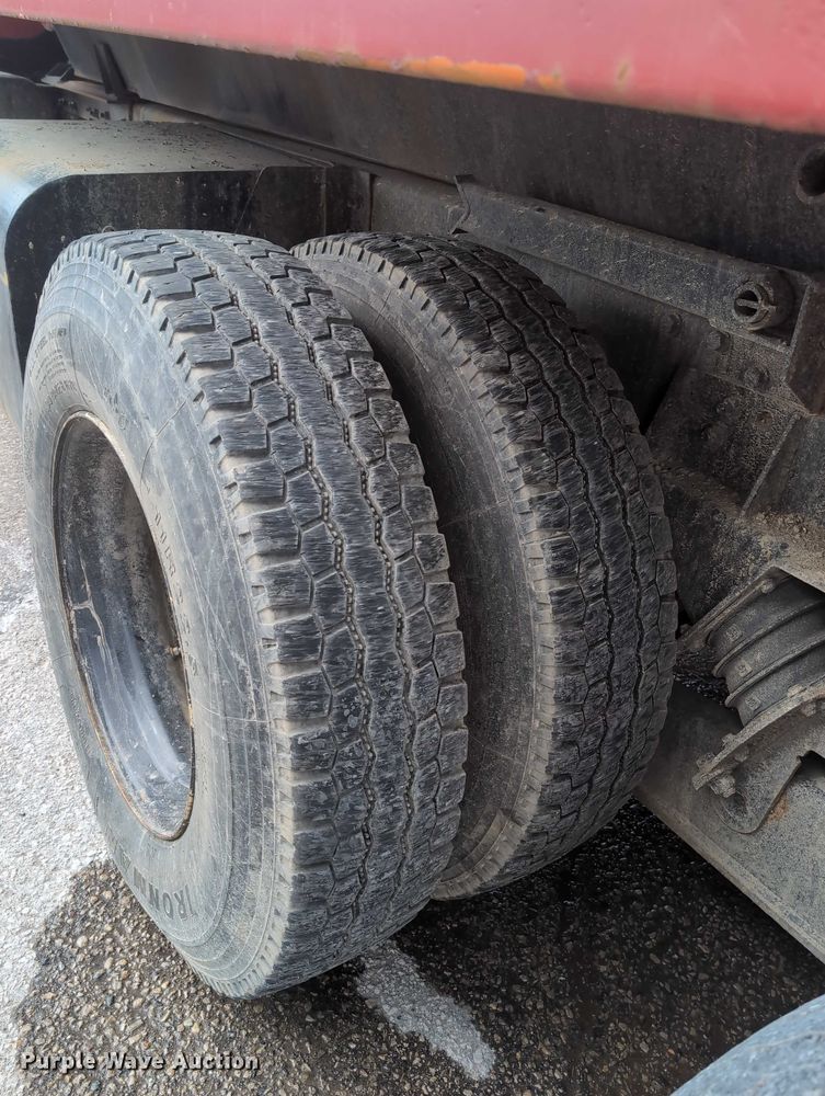 image for item EG2749 2002 International F2674 dump truck