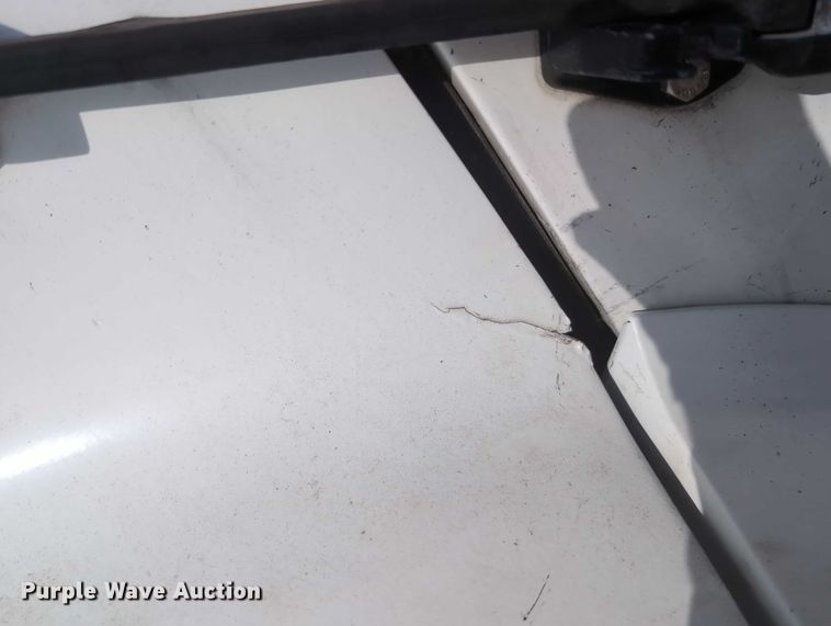 image for item EG2750 2000 International 4700 flatbed truck