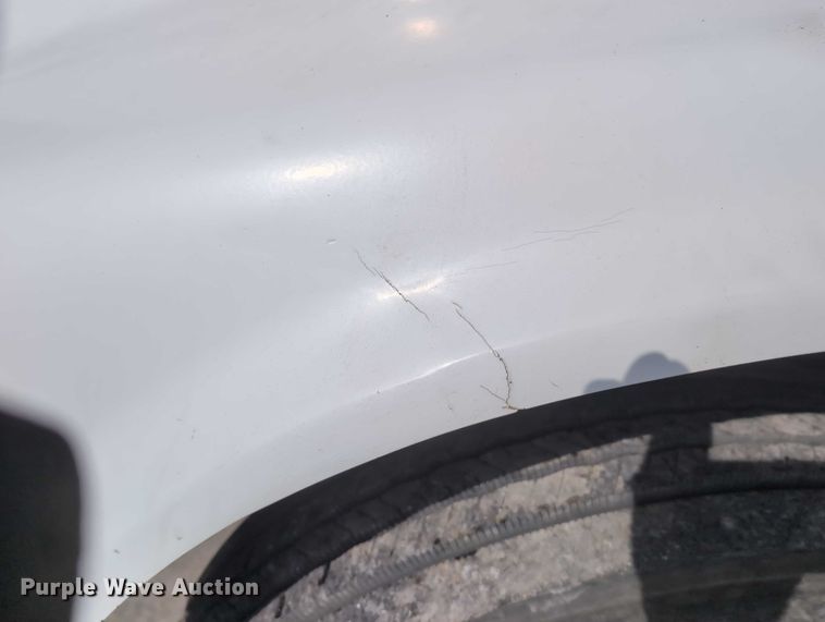 image for item EG2750 2000 International 4700 flatbed truck