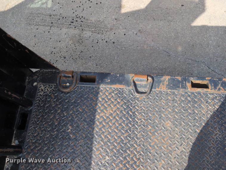 image for item EG2750 2000 International 4700 flatbed truck