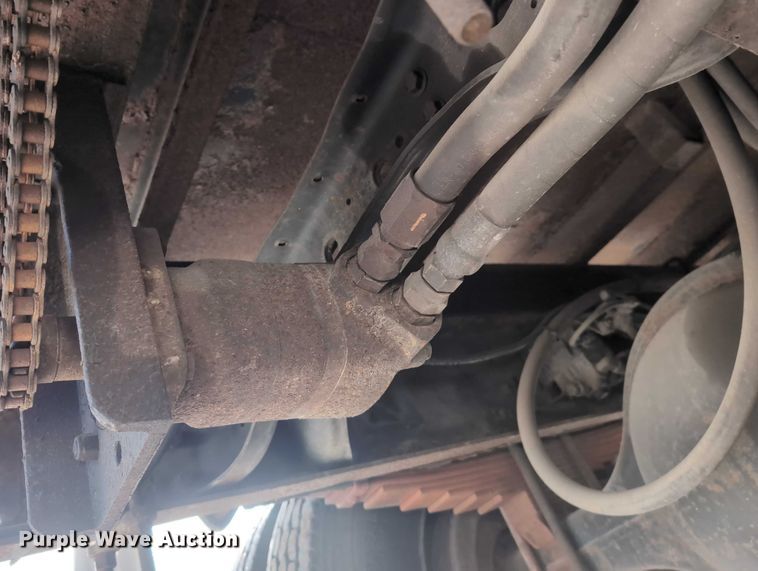 image for item EG2750 2000 International 4700 flatbed truck