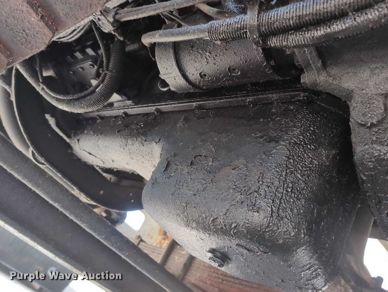 image for item EG2750 2000 International 4700 flatbed truck