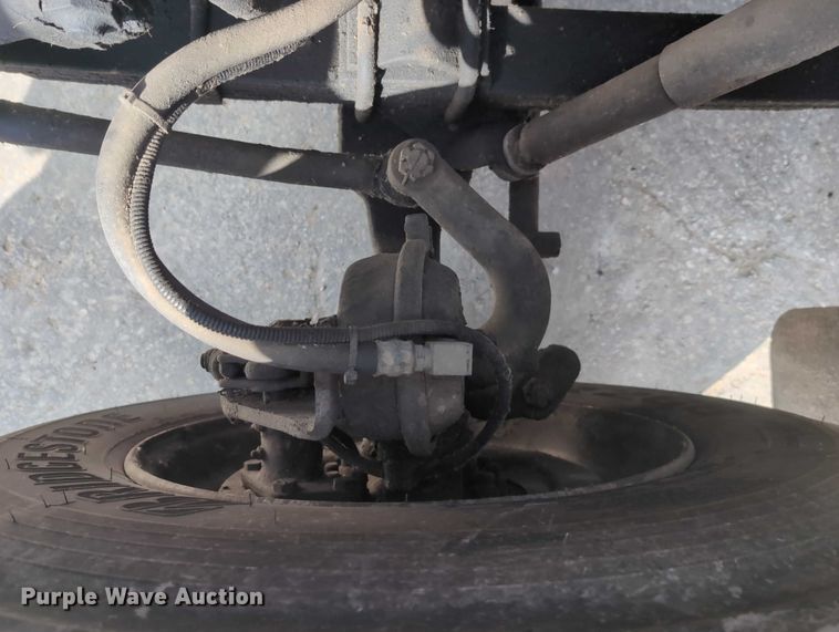 image for item EG2750 2000 International 4700 flatbed truck