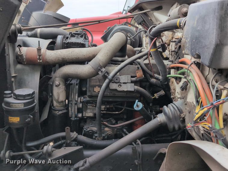 image for item EG2750 2000 International 4700 flatbed truck