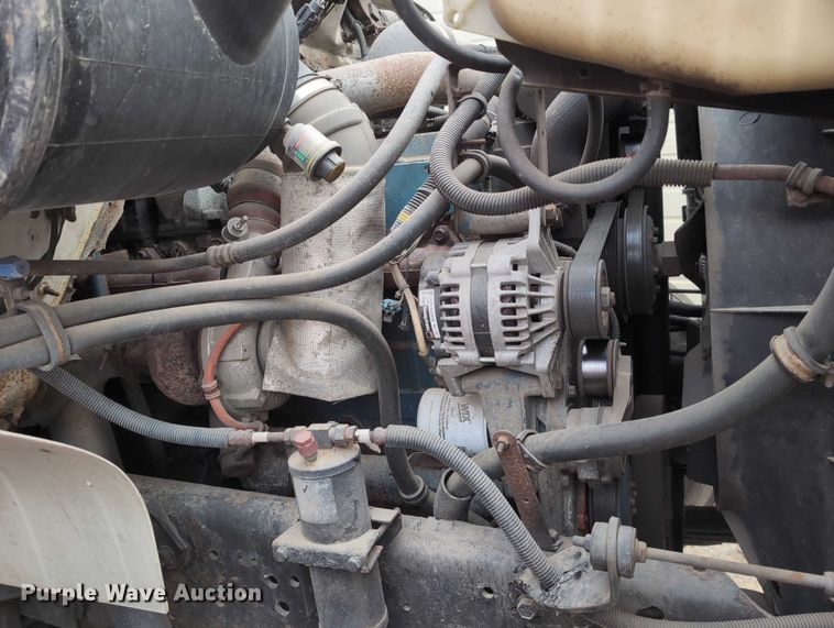 image for item EG2750 2000 International 4700 flatbed truck