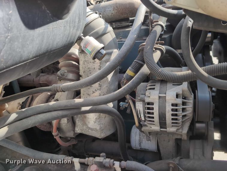 image for item EG2750 2000 International 4700 flatbed truck