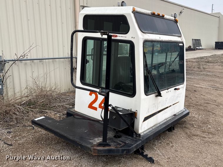 image for item EI5725 2014 Tico Pro-Spotter yard truck cab