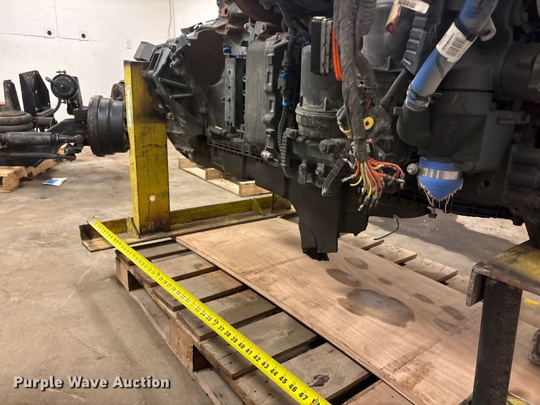 image for item EI5762 Paccar MX-13 engine