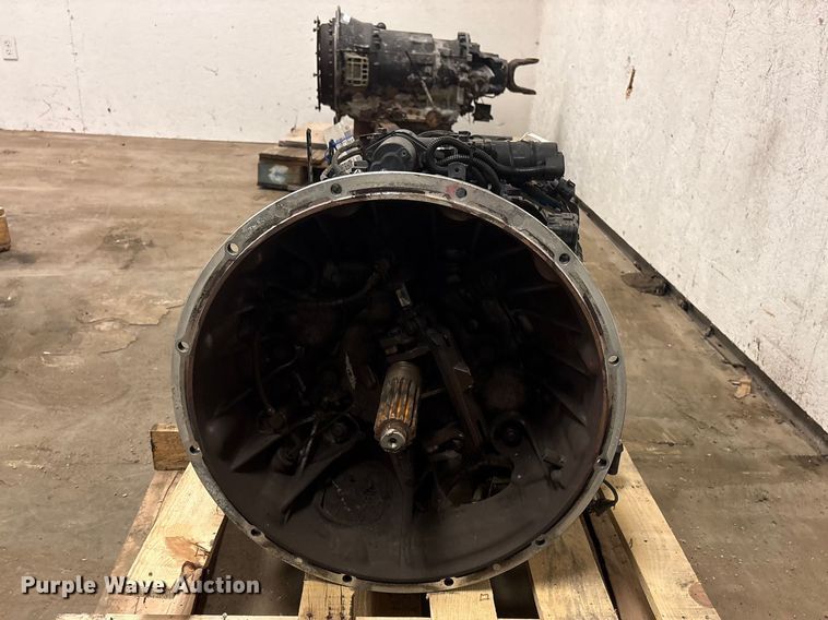 image for item EI5766 Eaton Fuller Roadranger transmission