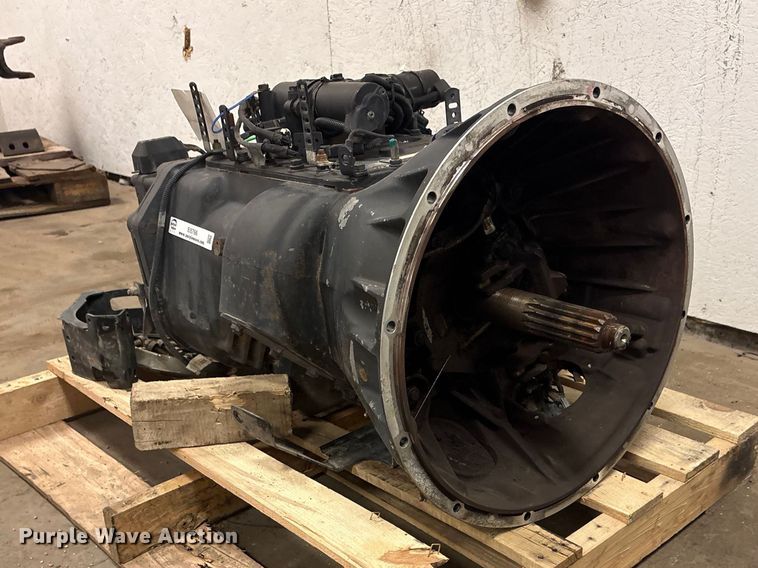 image for item EI5766 Eaton Fuller Roadranger transmission