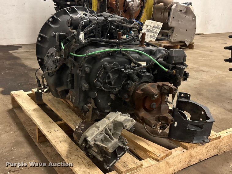 image for item EI5766 Eaton Fuller Roadranger transmission