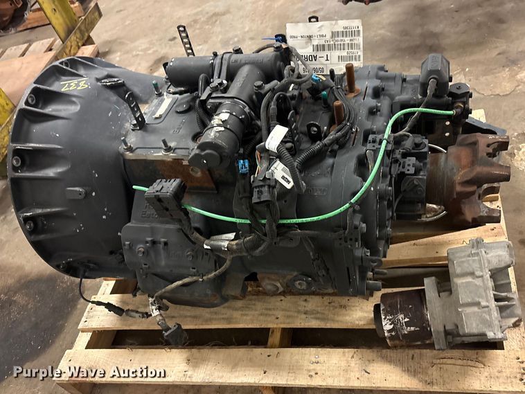 image for item EI5766 Eaton Fuller Roadranger transmission