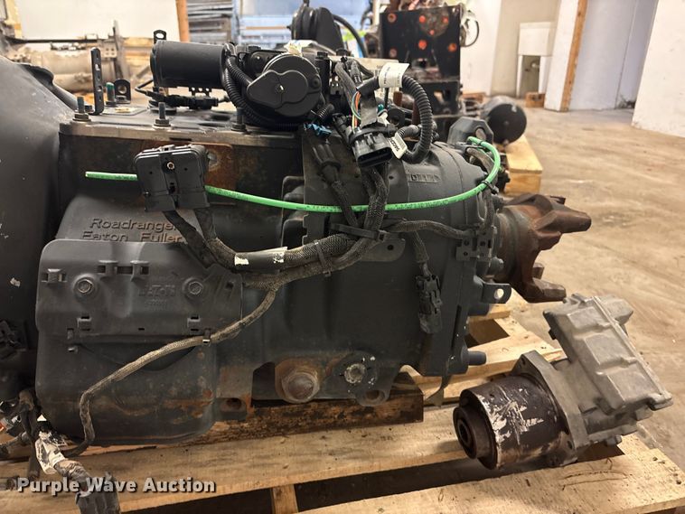 image for item EI5766 Eaton Fuller Roadranger transmission