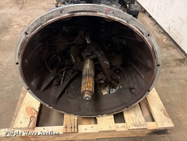 image for item EI5766 Eaton Fuller Roadranger transmission