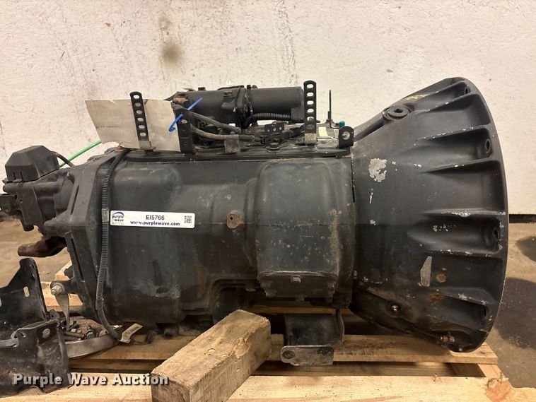 image for item EI5766 Eaton Fuller Roadranger transmission