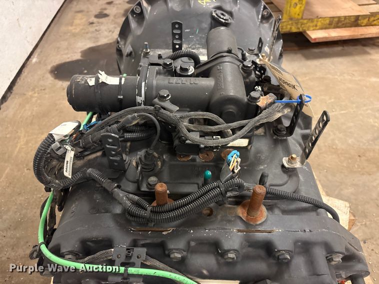 image for item EI5766 Eaton Fuller Roadranger transmission