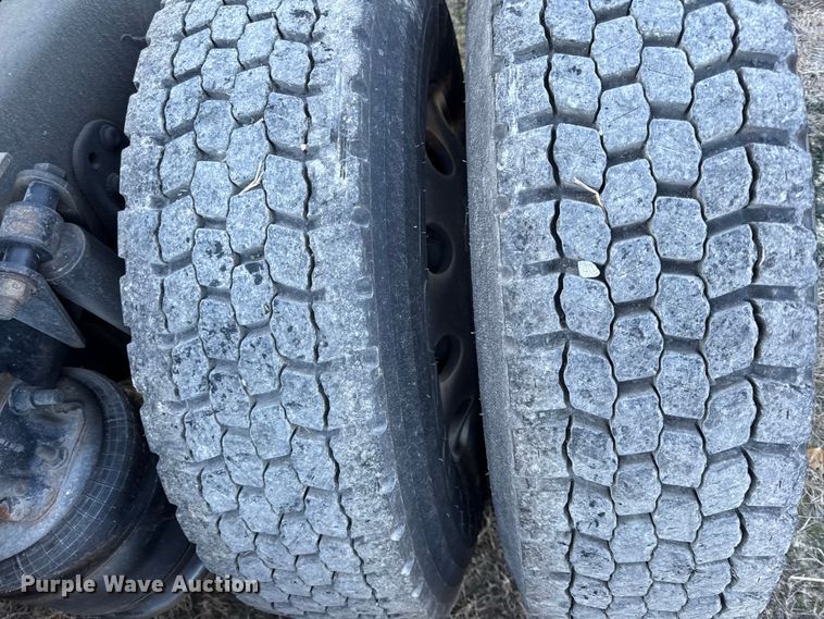 image for item EN0478 2013 Freightliner Cascadia 125 semi truck