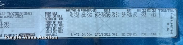 image for item EN0478 2013 Freightliner Cascadia 125 semi truck