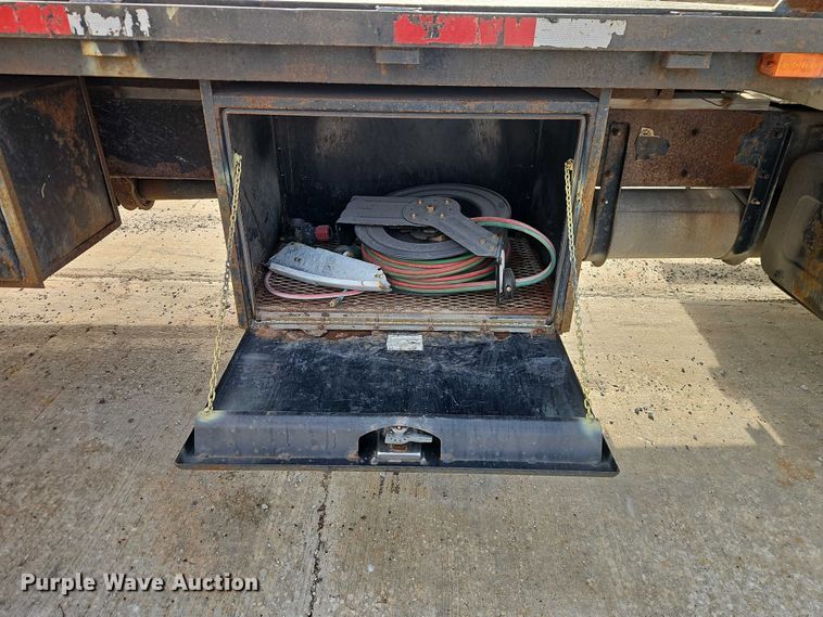 image for item EO7031 2003 Kenworth T300 flatbed truck