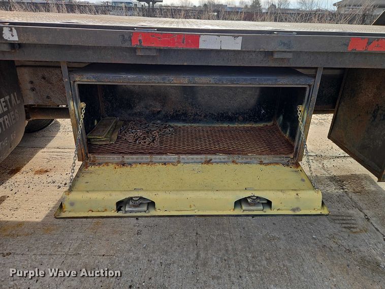 image for item EO7031 2003 Kenworth T300 flatbed truck