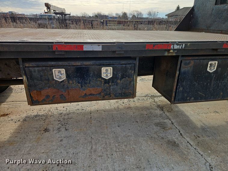 image for item EO7031 2003 Kenworth T300 flatbed truck