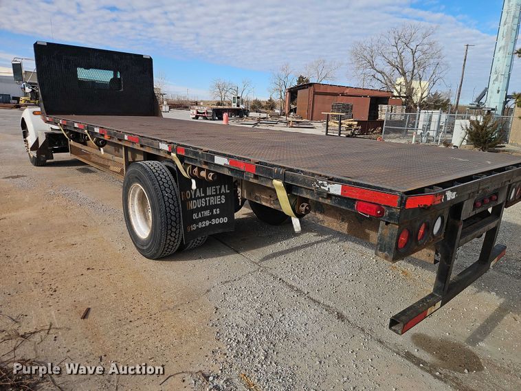 image for item EO7031 2003 Kenworth T300 flatbed truck