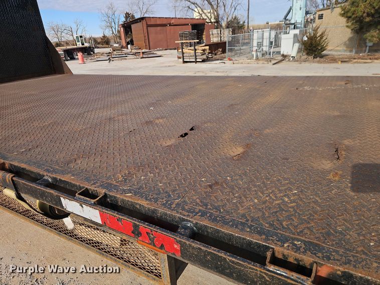 image for item EO7031 2003 Kenworth T300 flatbed truck