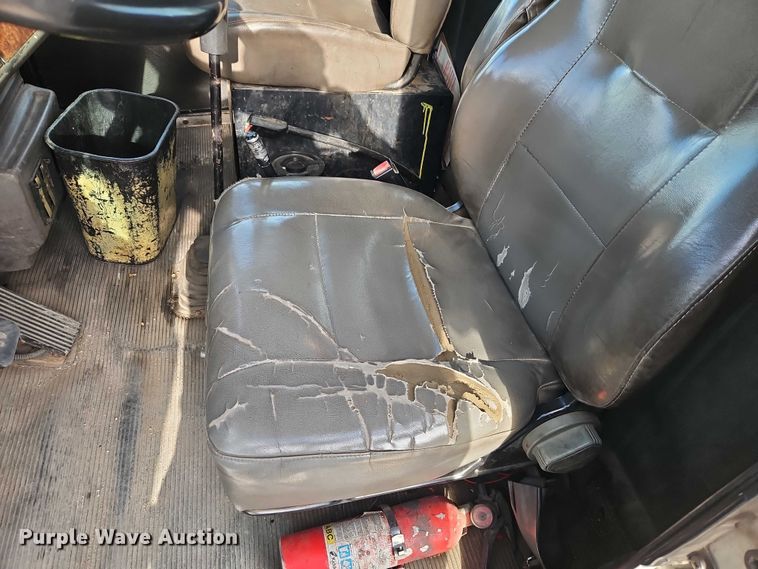 image for item EO7031 2003 Kenworth T300 flatbed truck