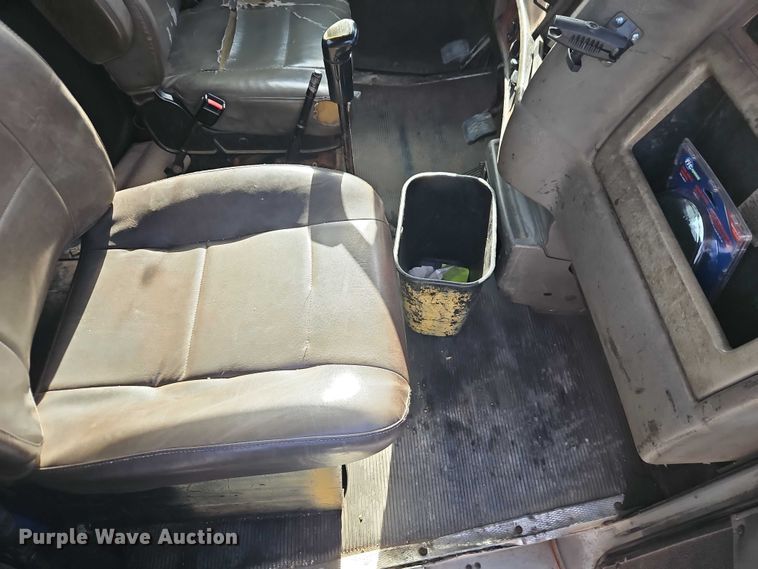 image for item EO7031 2003 Kenworth T300 flatbed truck