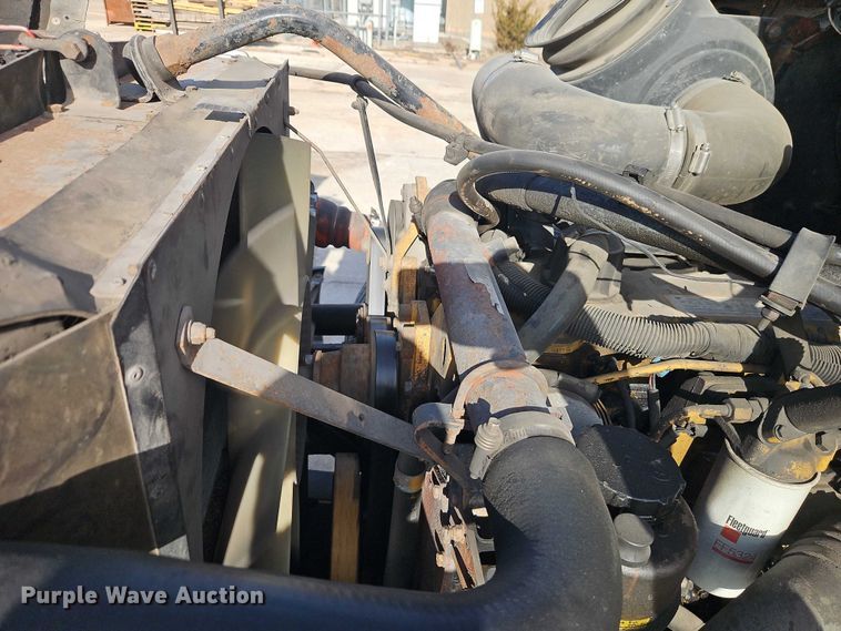 image for item EO7031 2003 Kenworth T300 flatbed truck