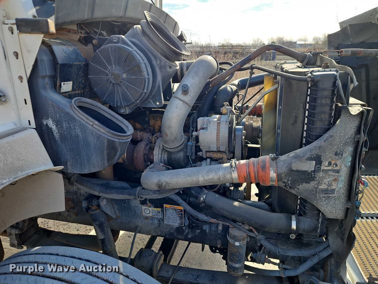 image for item EO7031 2003 Kenworth T300 flatbed truck