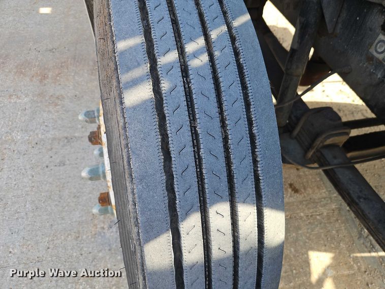 image for item EO7031 2003 Kenworth T300 flatbed truck