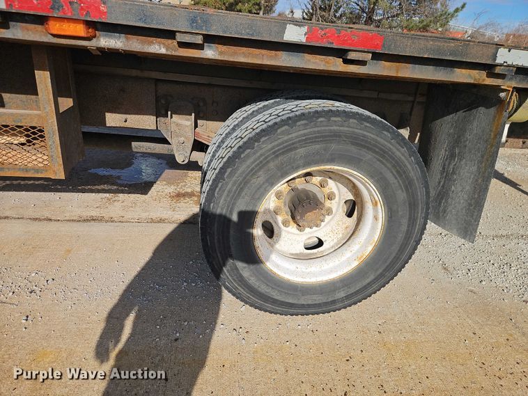 image for item EO7031 2003 Kenworth T300 flatbed truck