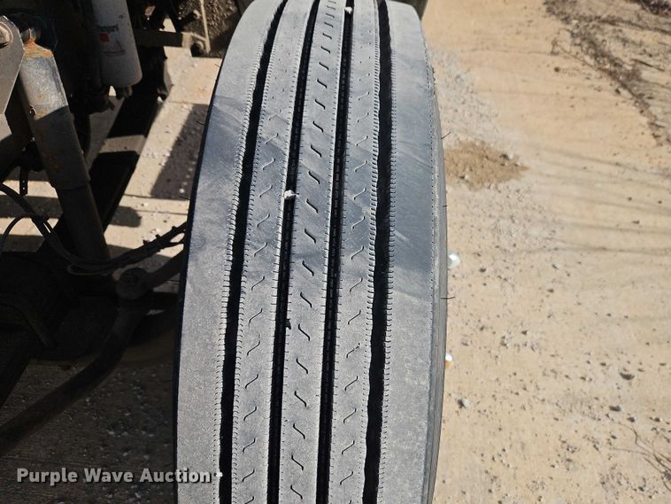 image for item EO7031 2003 Kenworth T300 flatbed truck