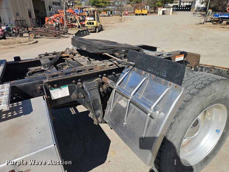 image for item EO7047 2002 Freightliner FL112 semi truck