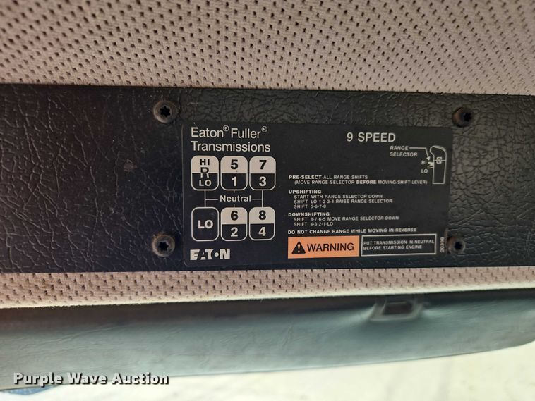 image for item EO7047 2002 Freightliner FL112 semi truck