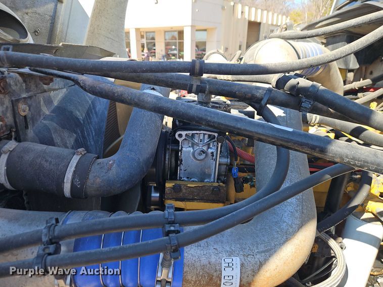 image for item EO7047 2002 Freightliner FL112 semi truck