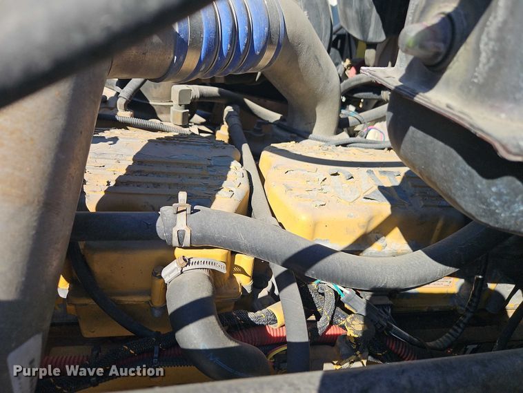 image for item EO7047 2002 Freightliner FL112 semi truck