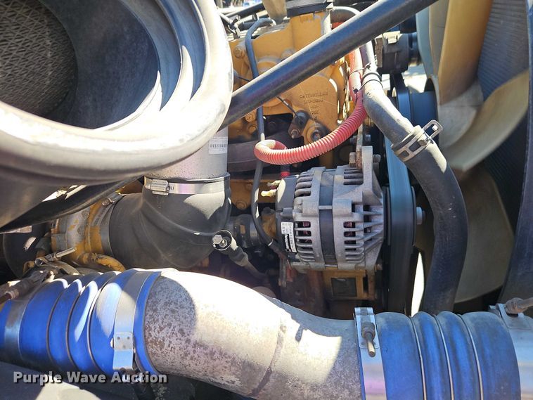 image for item EO7047 2002 Freightliner FL112 semi truck