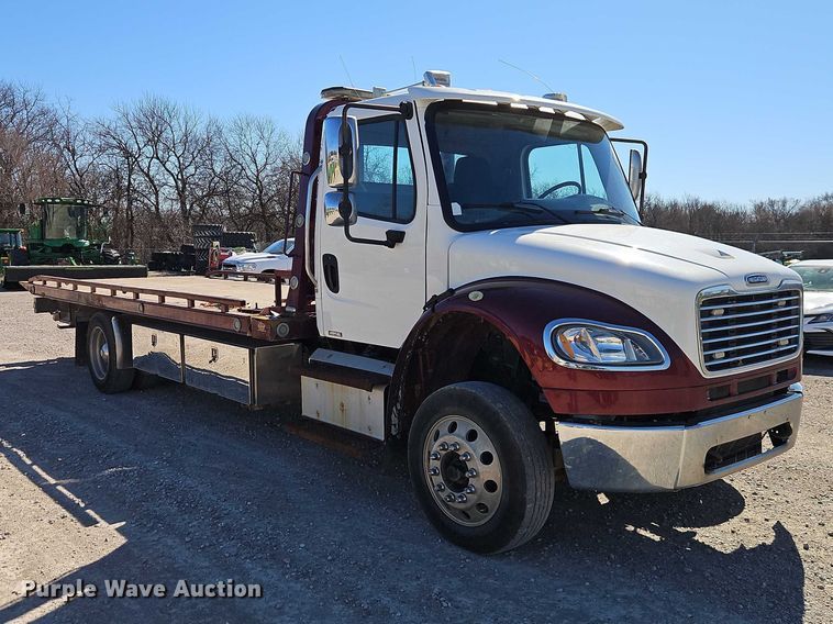 image for item EO7055 2017 Freightliner Business Class M2 rollback truck