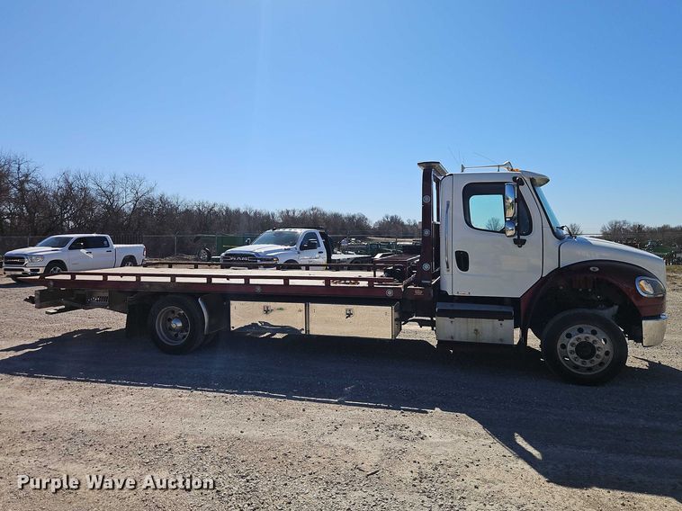image for item EO7055 2017 Freightliner Business Class M2 rollback truck